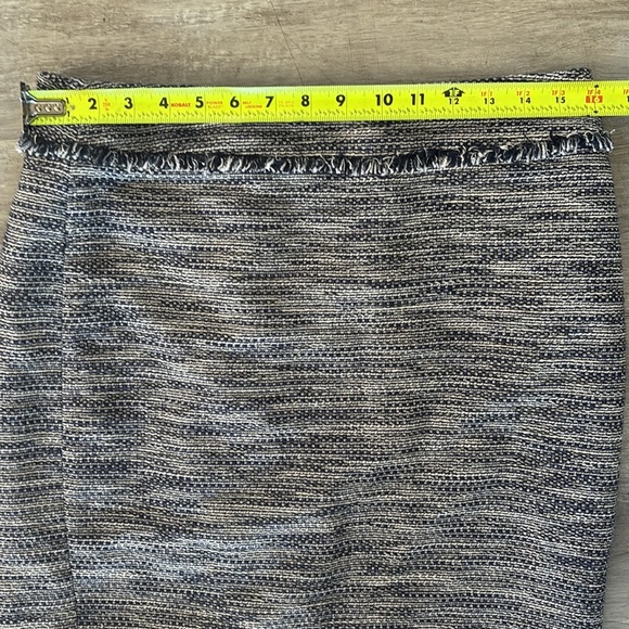Karl Lagerfeld Blue White Tweed Marled Fringe Detail Pencil Skirt Sz 8 - Picture 6 of 8